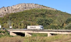 Мостът на южния вход на Велико Търново по път I-5